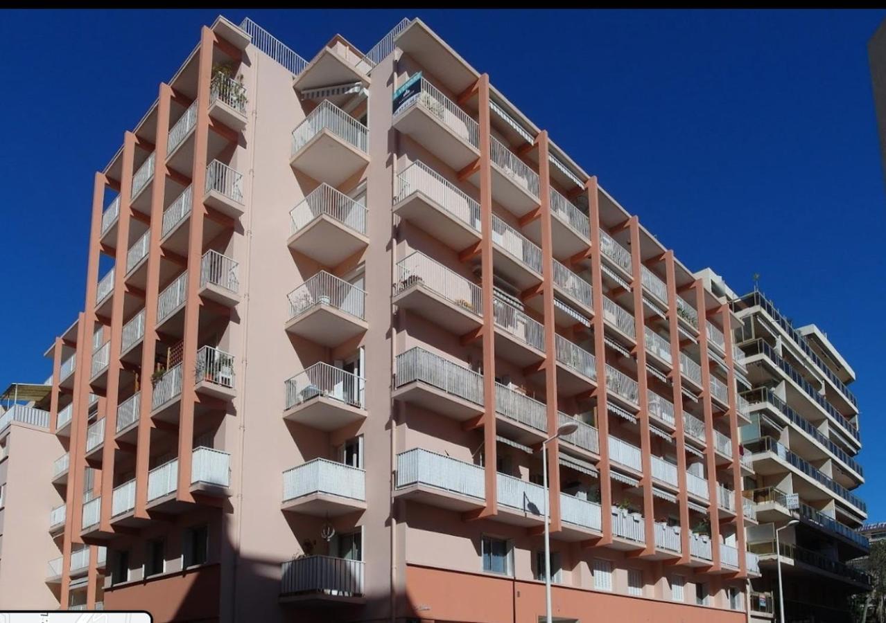 Spacious Apartment In The Heart Of Juan Les Pins ! Екстер'єр фото